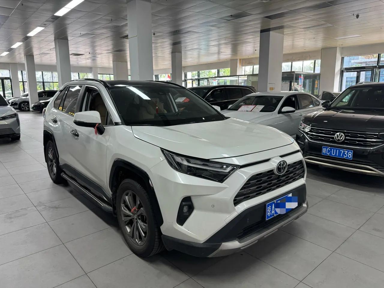 Toyota 2023 RAV4 Rongbo 2.0 Stepless Two-Drive Fashion Plus Edition Automatic Gear 2