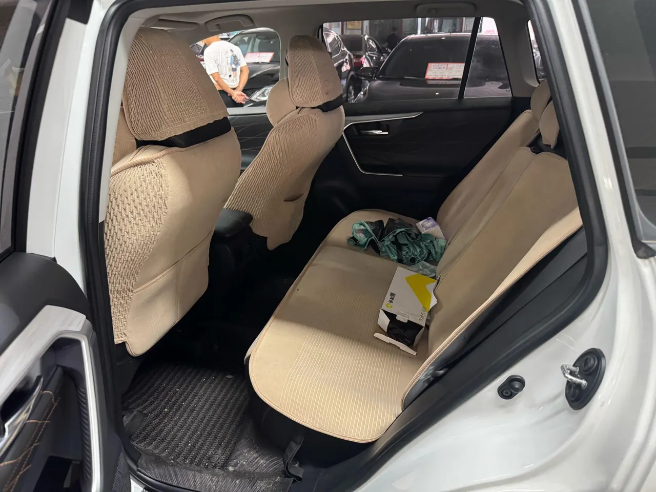 Toyota 2023 RAV4 Rongbo 2.0 Stepless Two-Drive Fashion Plus Edition Automatic Gear 4