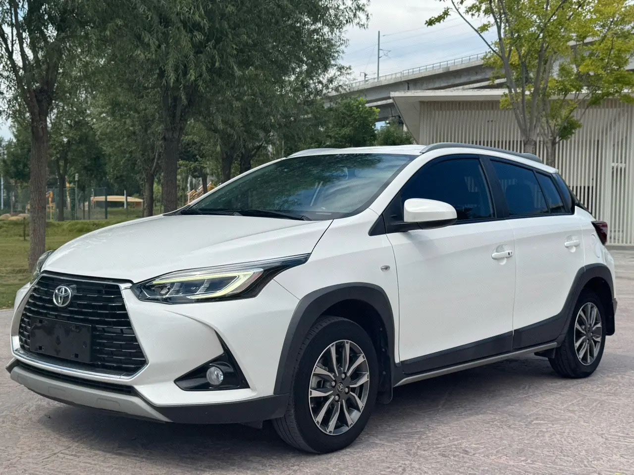 Open image lightbox: Toyota yaris 2022 YARiS L to dazzle X 1.5 stepless luxury PLUS version of automatic gear