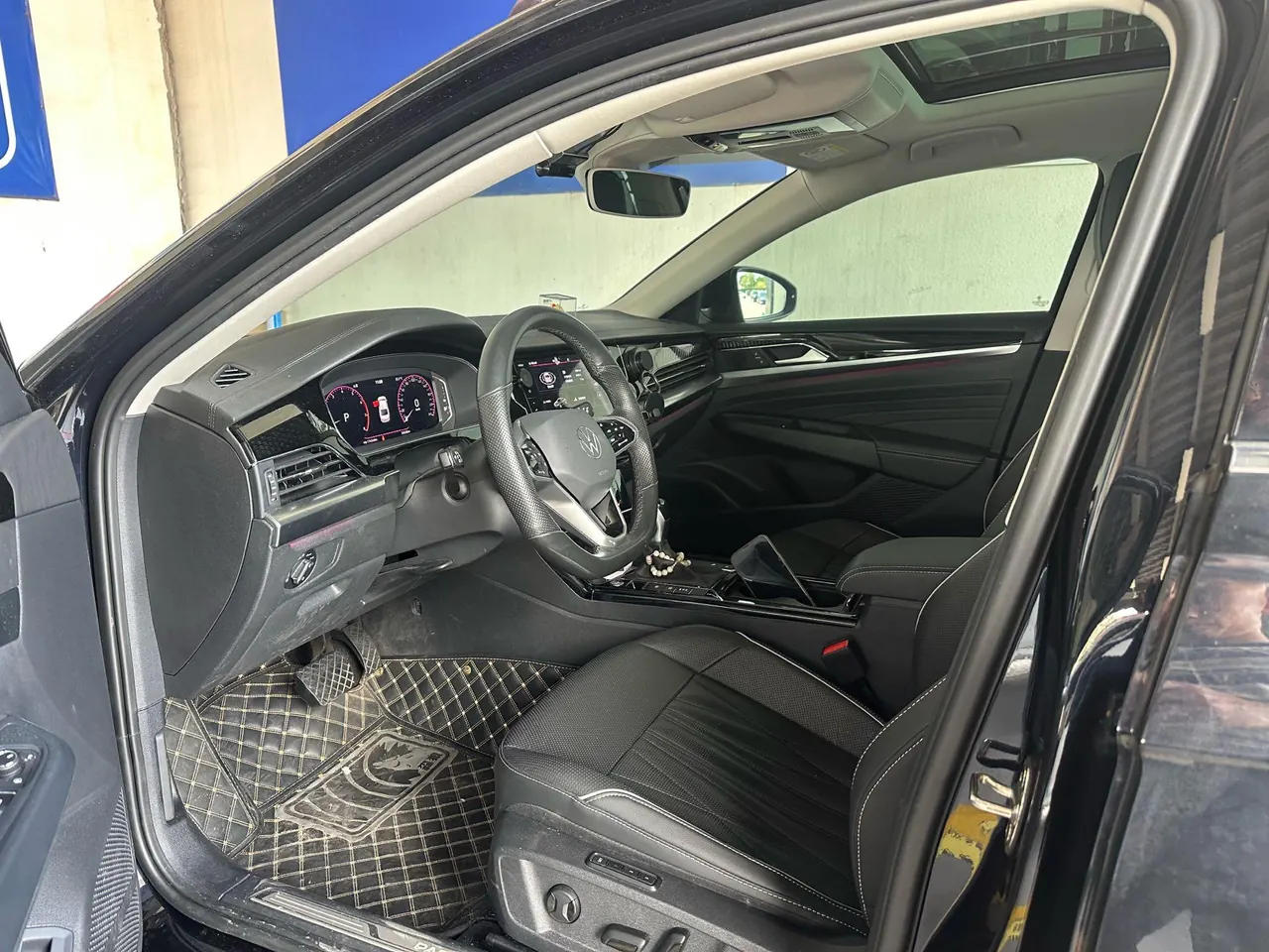 Volkswagen 2022 Passat 2.0TSI 330TSI Deluxe Edition Automatic 2