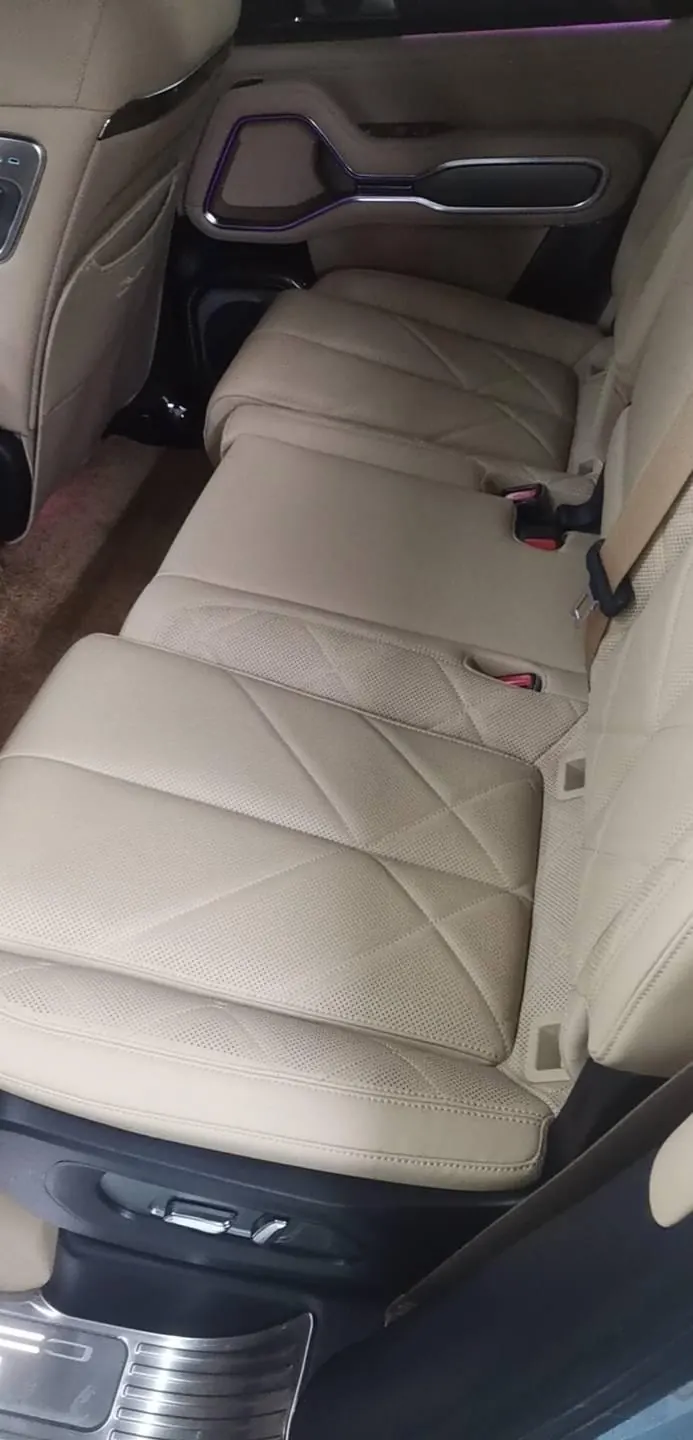FangChengBao 2025 Leopard 8 2.0T Stepless Zhiyong Flagship Edition 7-seat Automatic Gear 7
