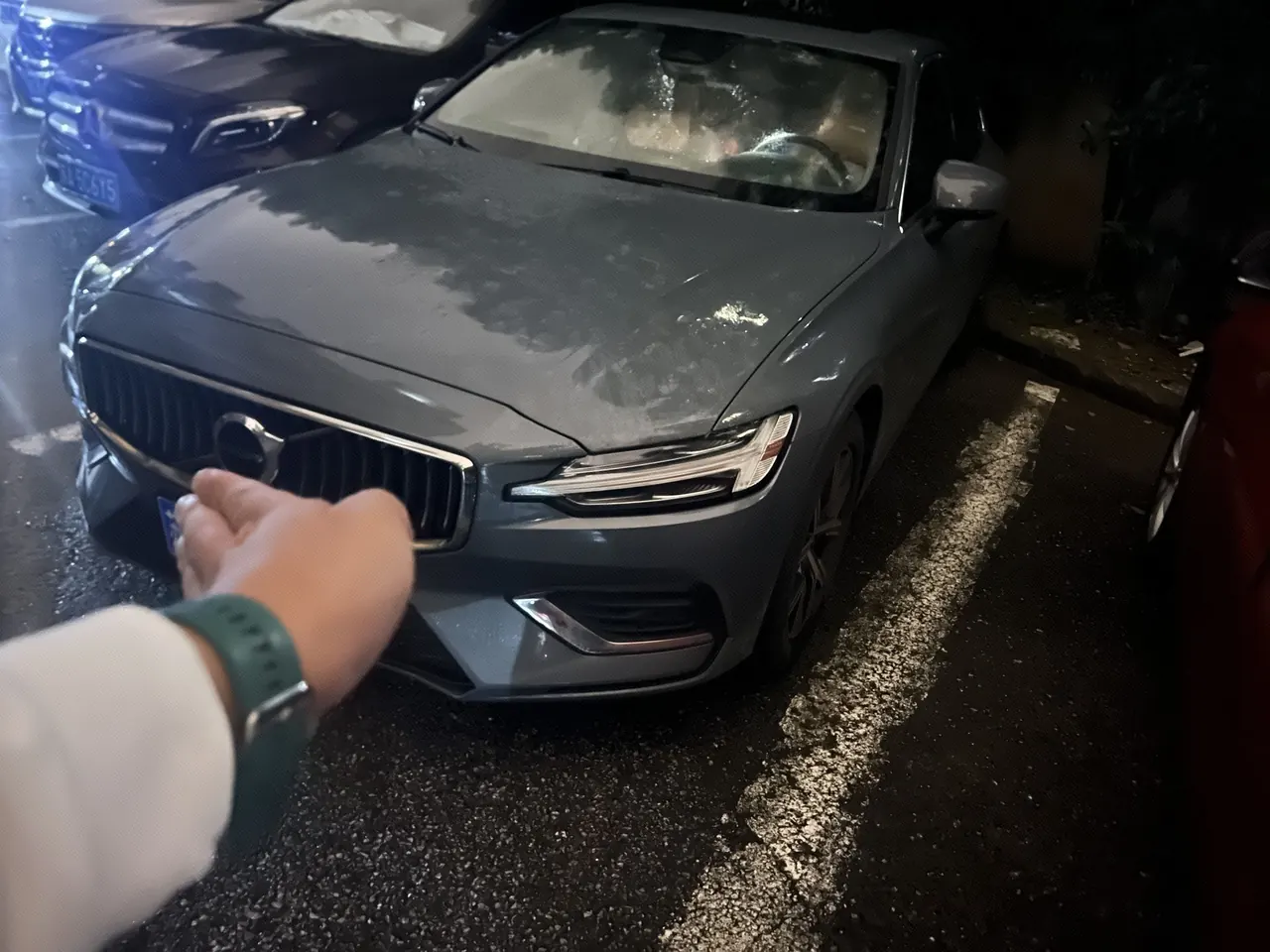 Open image lightbox: Volvo 2023 S60 48V 2.0T B4 Zhiyi Deluxe Edition Automatic Gear