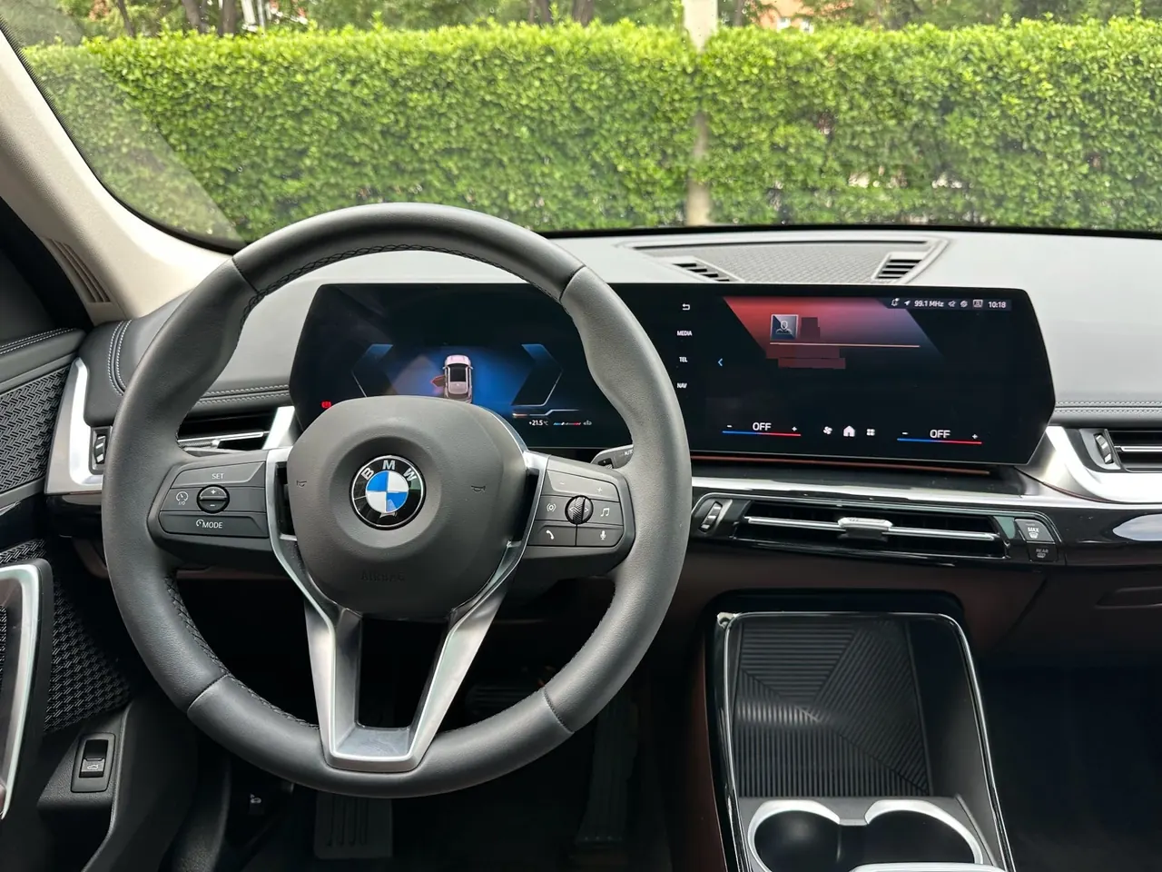 BMW 2023 X1 sDrive20Li 1.5T X Design Package Automatic Transmission 11