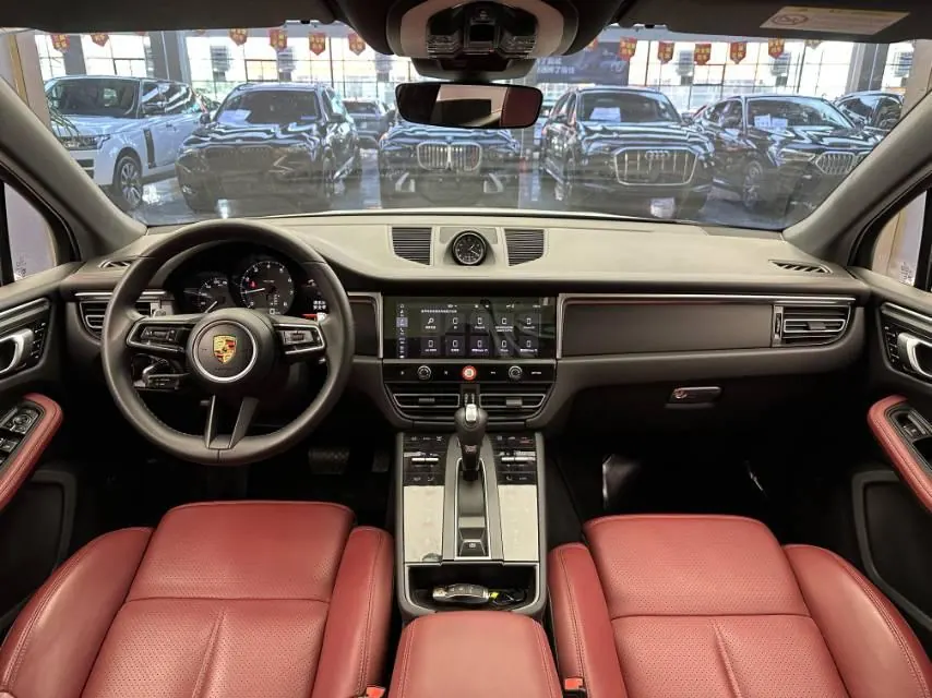Porsche Macan (Imported) 2023 Macan 2.0T Automatic Gear 5