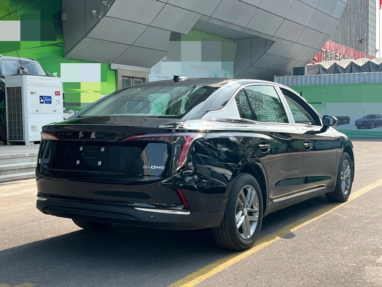 HongQi 2025 E-QM 5 500km Travel Edition Automatic Gear 5