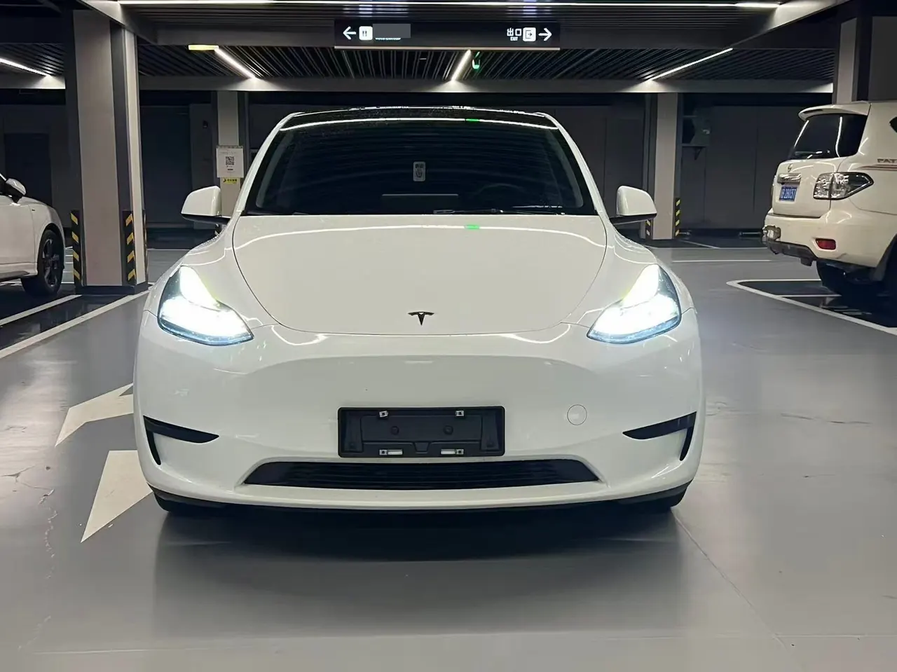 Tesla 2022 Model Y rear-wheel drive version automatic transmission 2