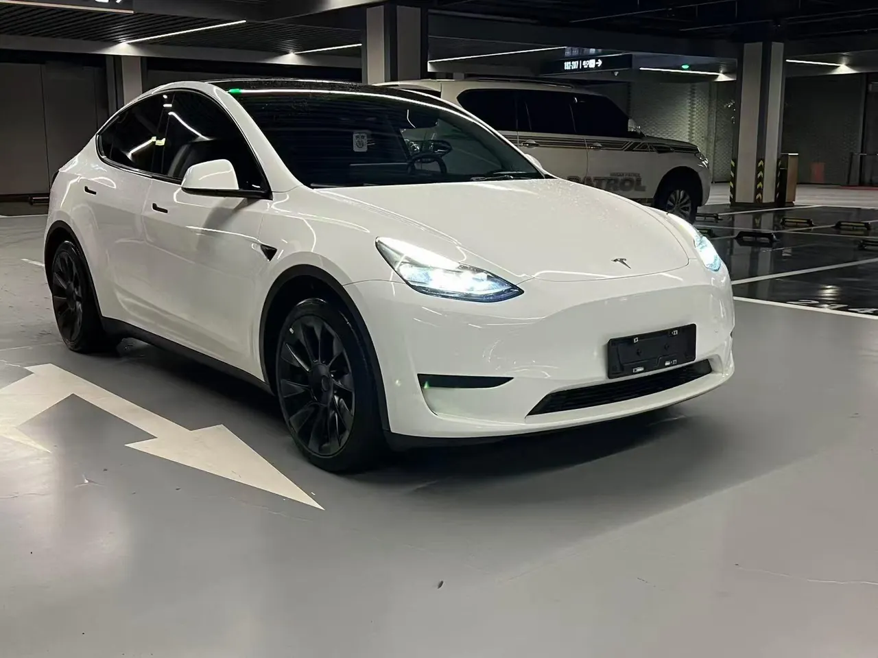 Tesla 2022 Model Y rear-wheel drive version automatic transmission 3