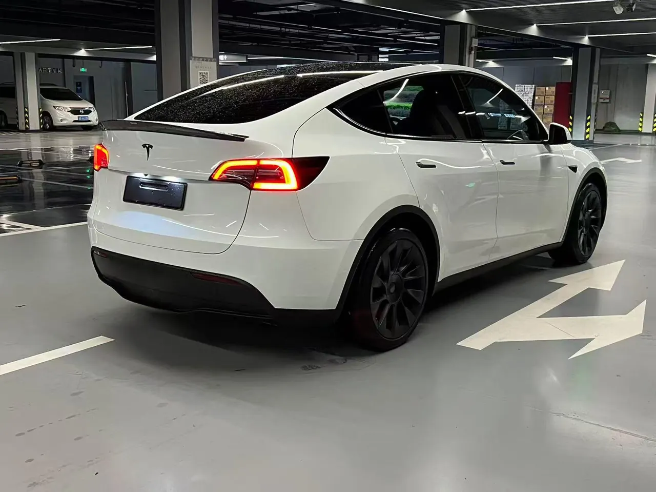 Tesla 2022 Model Y rear-wheel drive version automatic transmission 4