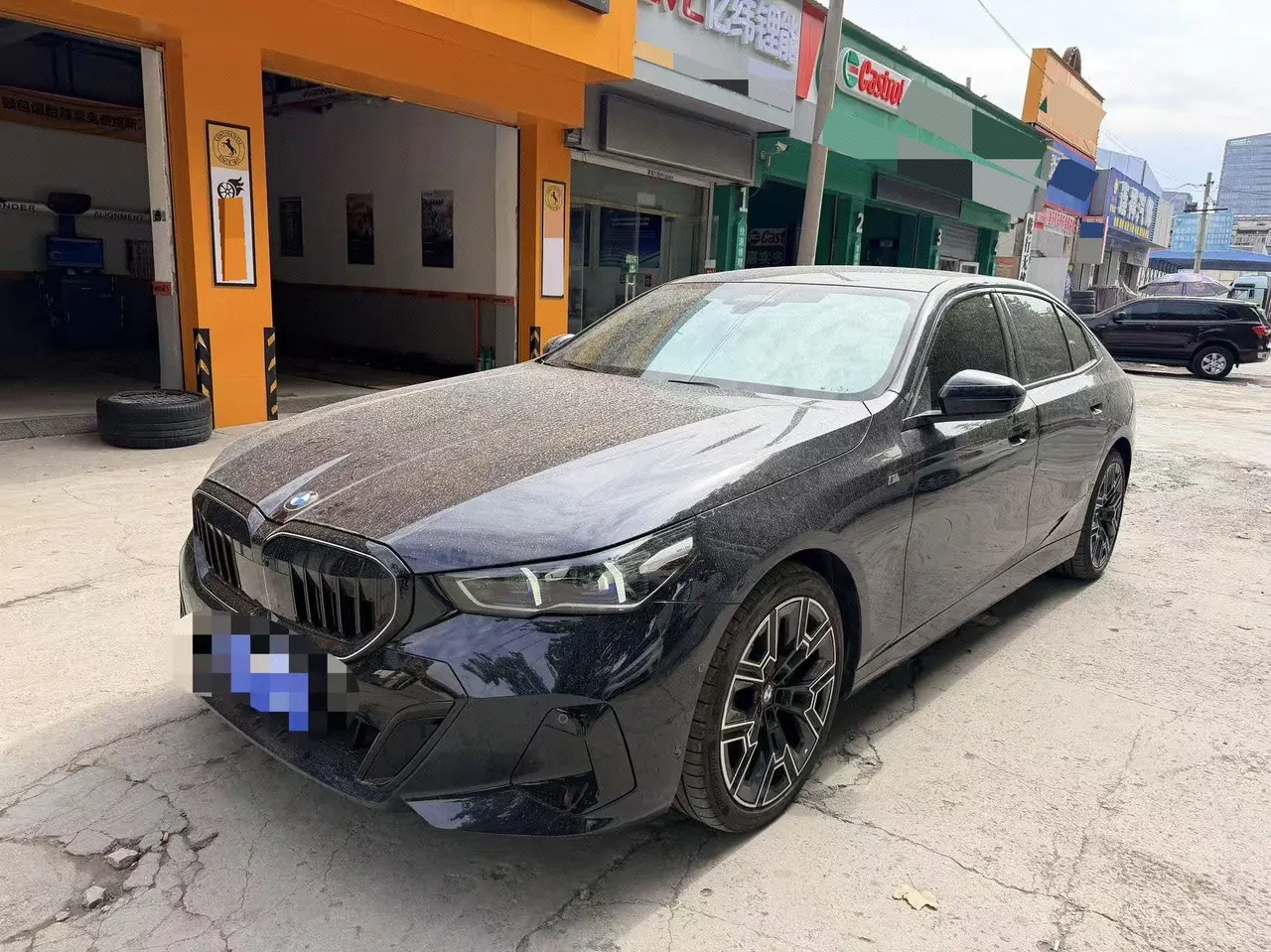 Open image lightbox: BMW 5 series 2025 530Li 48V 2.0T exclusive m sports suit automatic gear