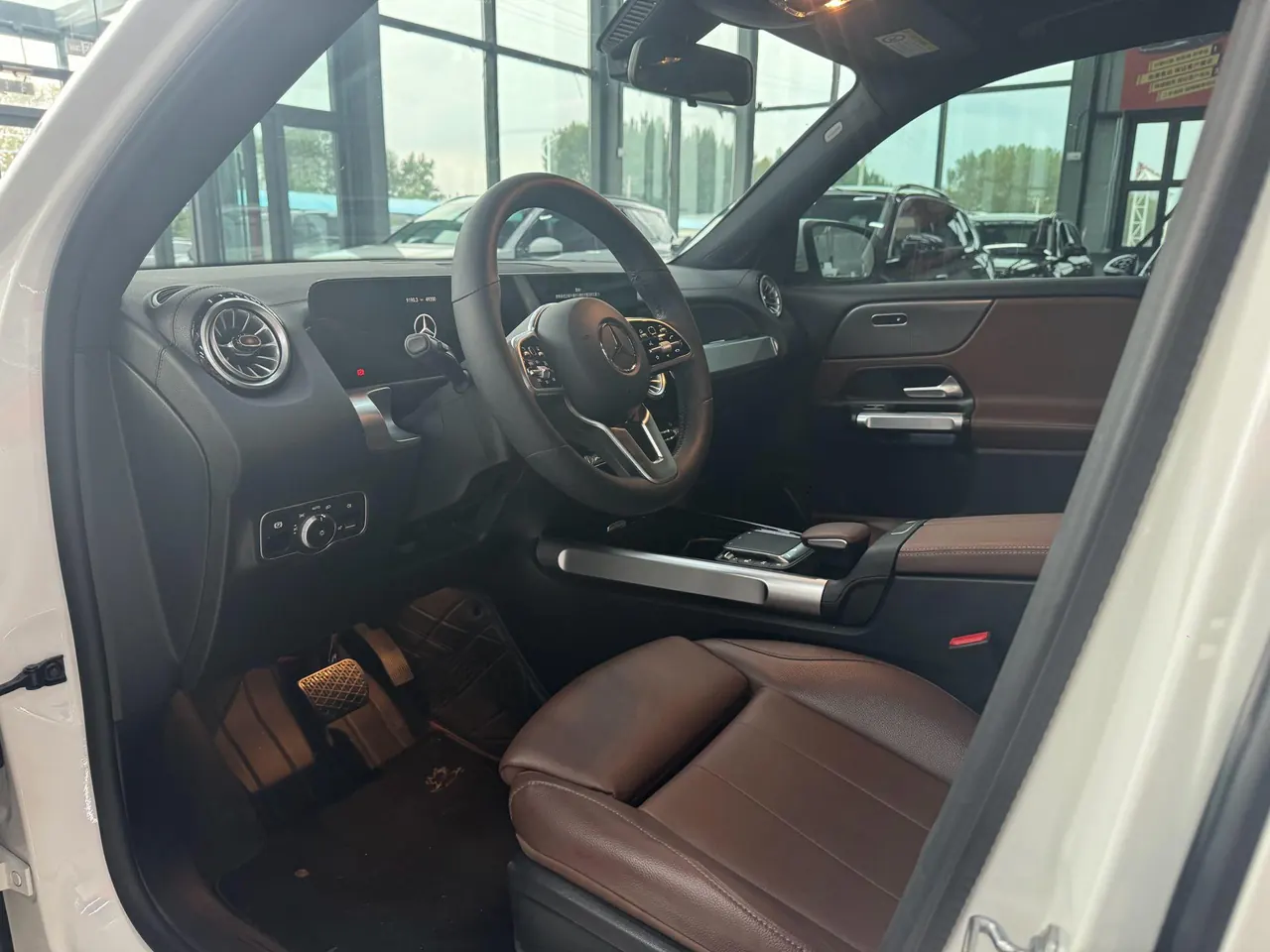 Mercedes Benz 2023 GLB 220 2.0T Dynamic Automatic 2