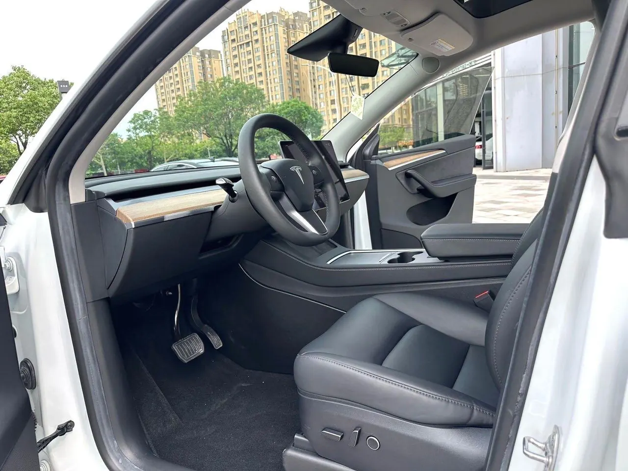 Tesla 2022 Model Y rear-wheel drive version (facelift) automatic gear 4