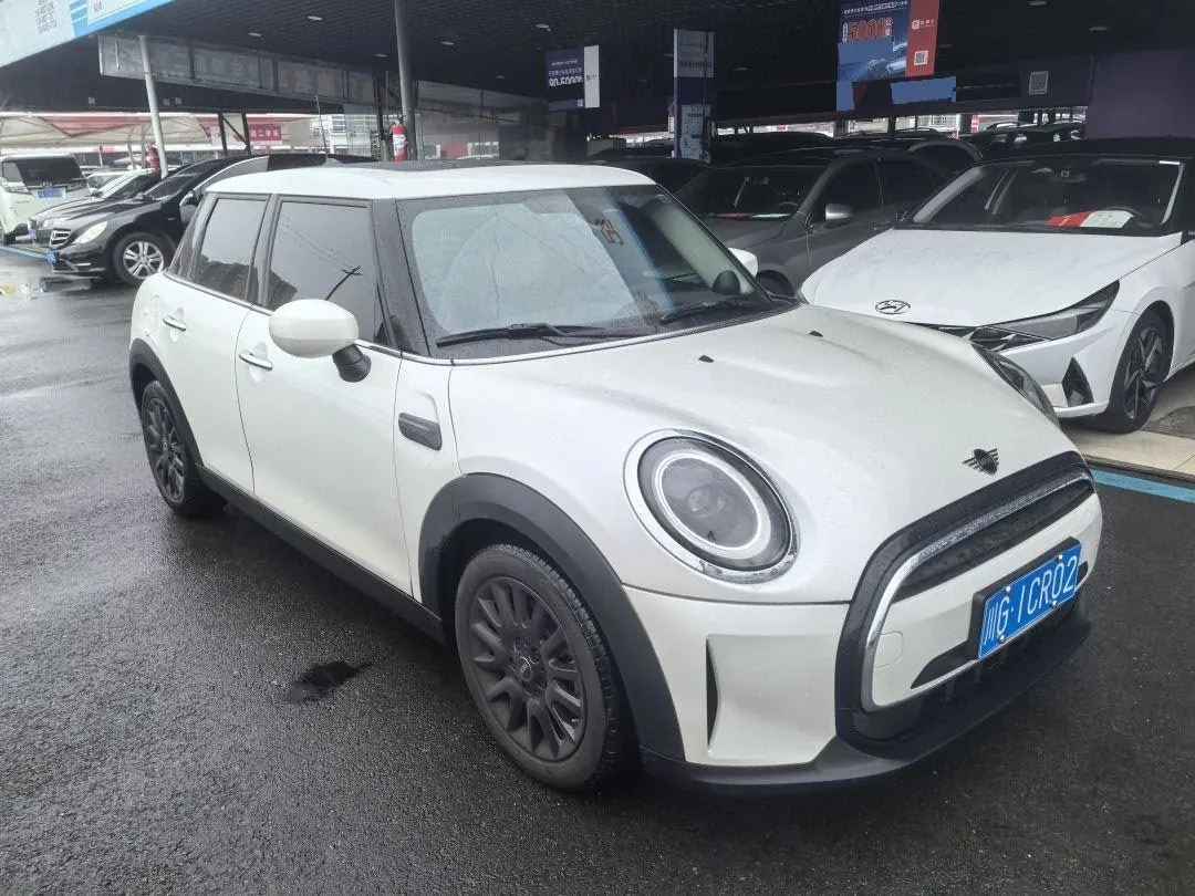 MINI Mini 5-Door (Imported) 2023 Mini One 1.5T Automatic Gear 2