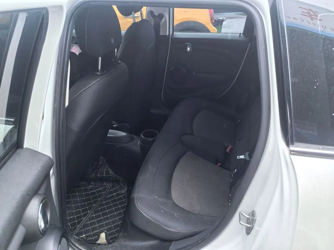 MINI Mini 5-Door (Imported) 2023 Mini One 1.5T Automatic Gear 6