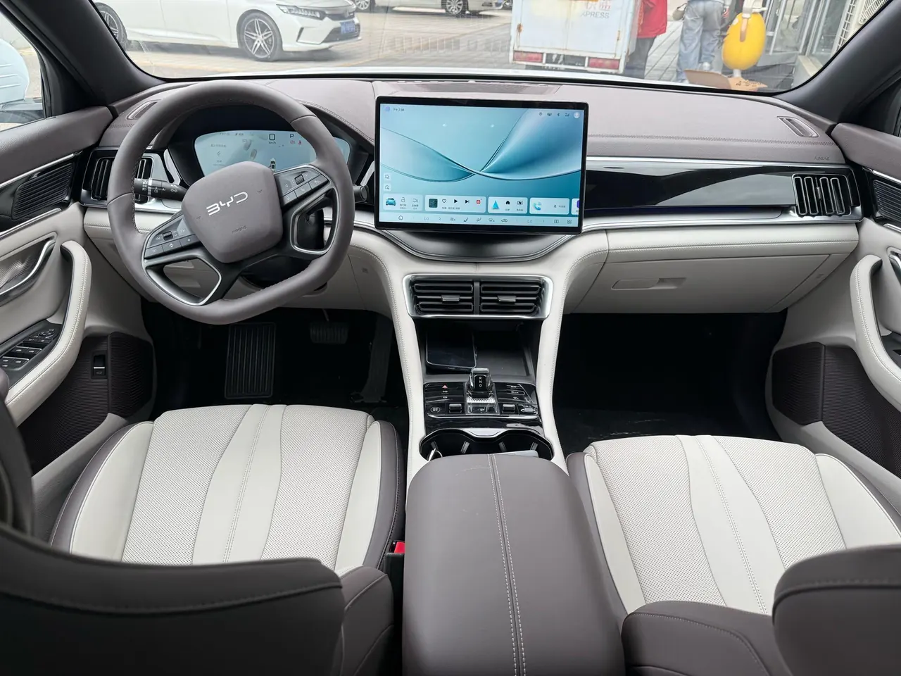 BYD Song PLUS New Energy 2025 Song PLUS EV 520km Honorable Automatic Gear 4