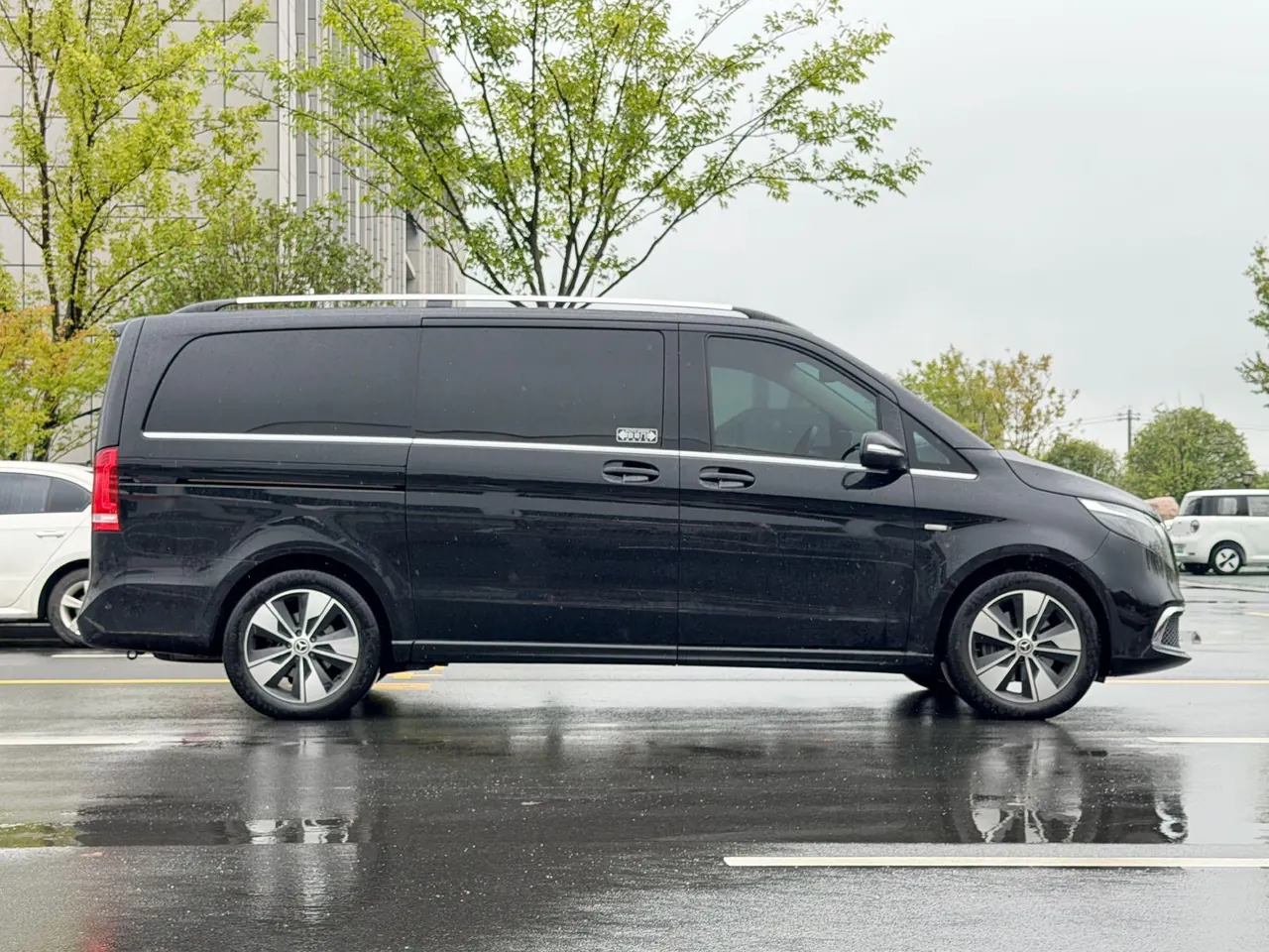 Mercedes Benz V 2022V 260 2.0T Premium Edition Automatic Gear 3