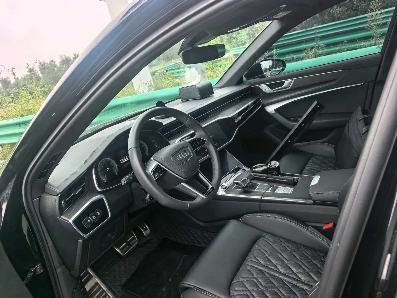 Audi 2025 A6L 2.0TFSI 45TFSI Quattro Selected Dynamic Automatic 4