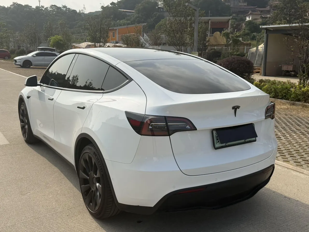 Tesla 2023 Model Y rear-wheel drive version automatic transmission 5