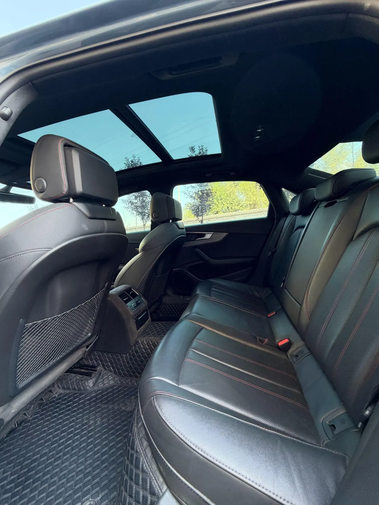 Audi 2022 A4L 2.0TFSI 40TFSI Quattro RS Kit Burning Speed Automatic 7