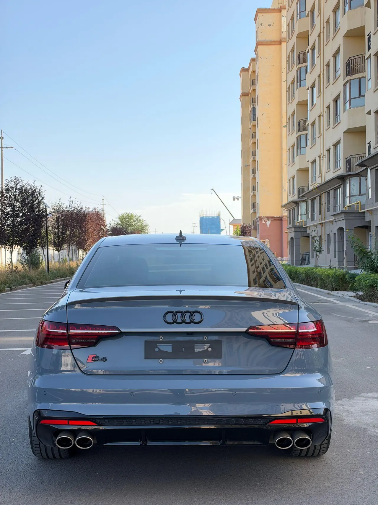 Audi 2022 A4L 2.0TFSI 40TFSI Quattro RS Kit Burning Speed Automatic 9