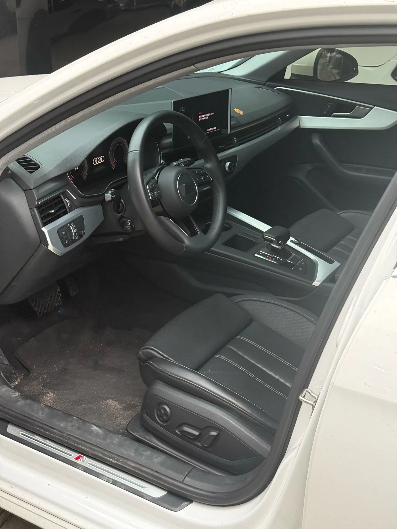 Audi 2022 A4L 2.0TFSI 40TFSI Fashion Dynamic Automatic 4