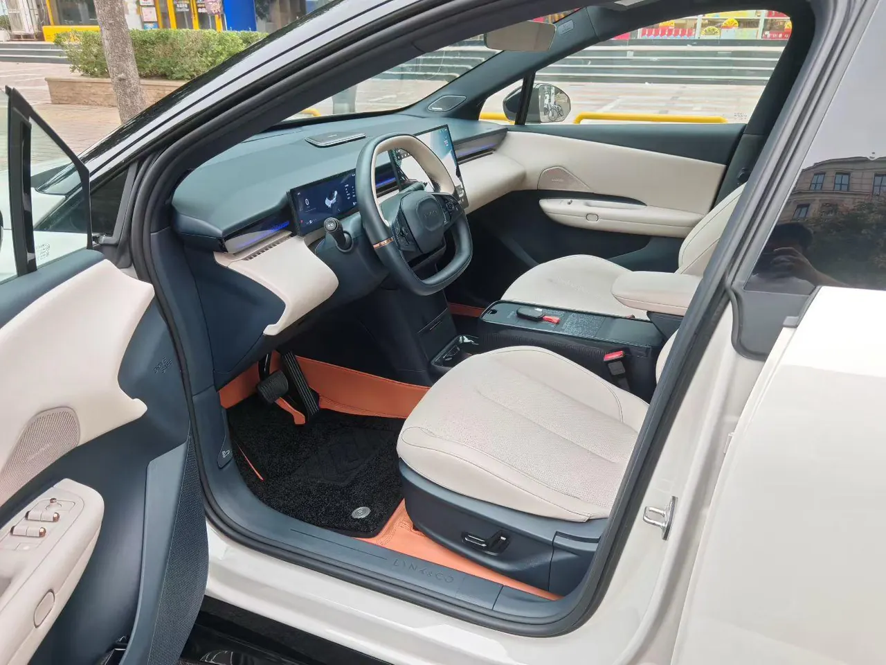 LYNK&amp;CO 2025 LYNK&amp;CO Z 20 530km Rear Drive Pro Automatic 3