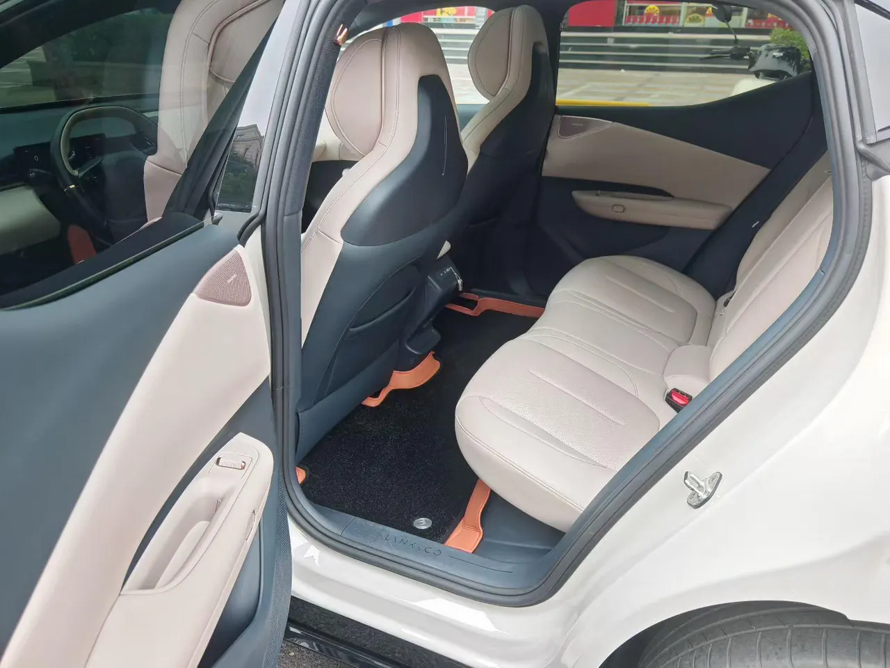 LYNK&amp;CO 2025 LYNK&amp;CO Z 20 530km Rear Drive Pro Automatic 4