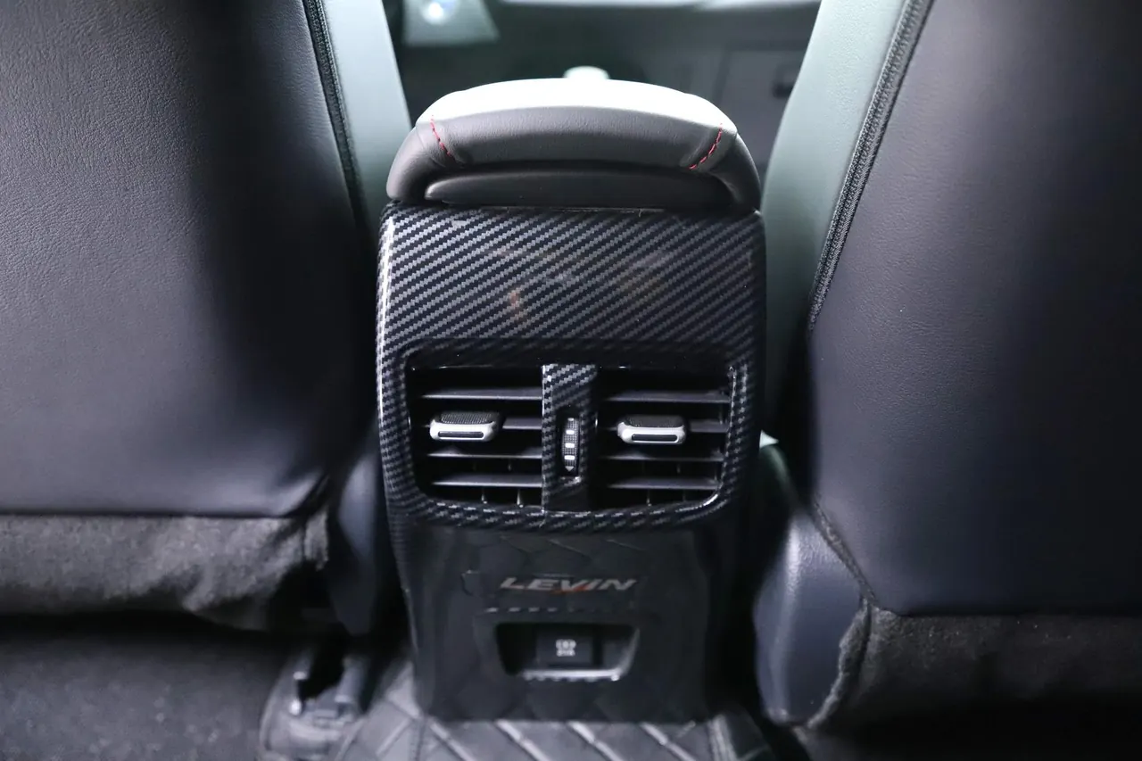 Toyota 2022 Lei Ling Shuangqing 1.8H Stepless Sports Edition Automatic Gear 11