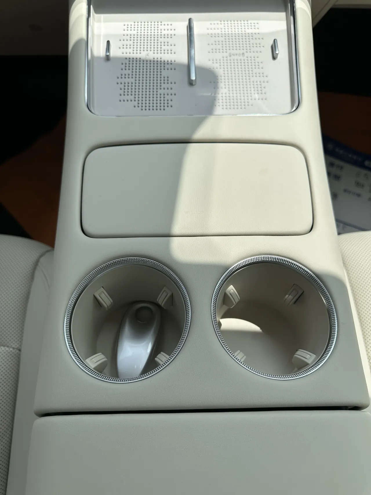 Voyah 2025 bosom friend four-wheel drive dry Kun version automatic gear 6