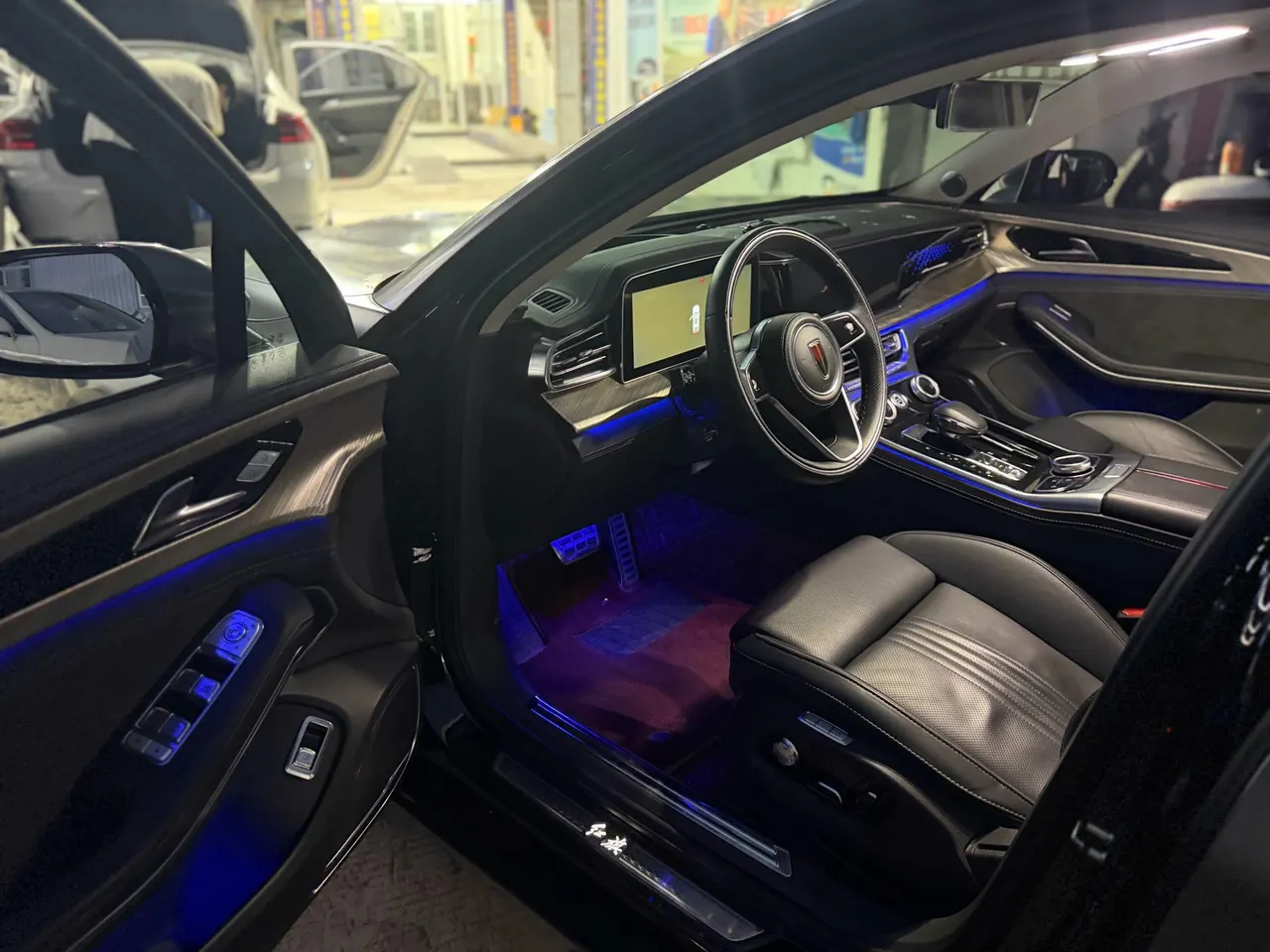 HongQi 2020 H9 2.0T Zhilian Flag Edition Automatic Gear 5