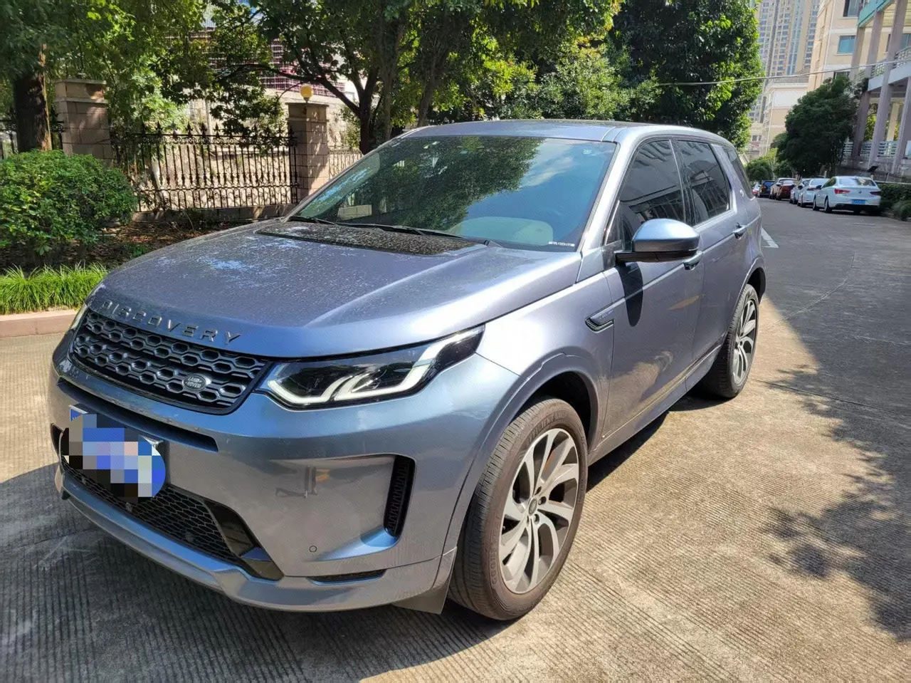 Открыть галерею: Land Rover 2021 Discovery Sports Edition 48V 2.0T 249PS R-Dynamic S Performance Edition Automatic Gear