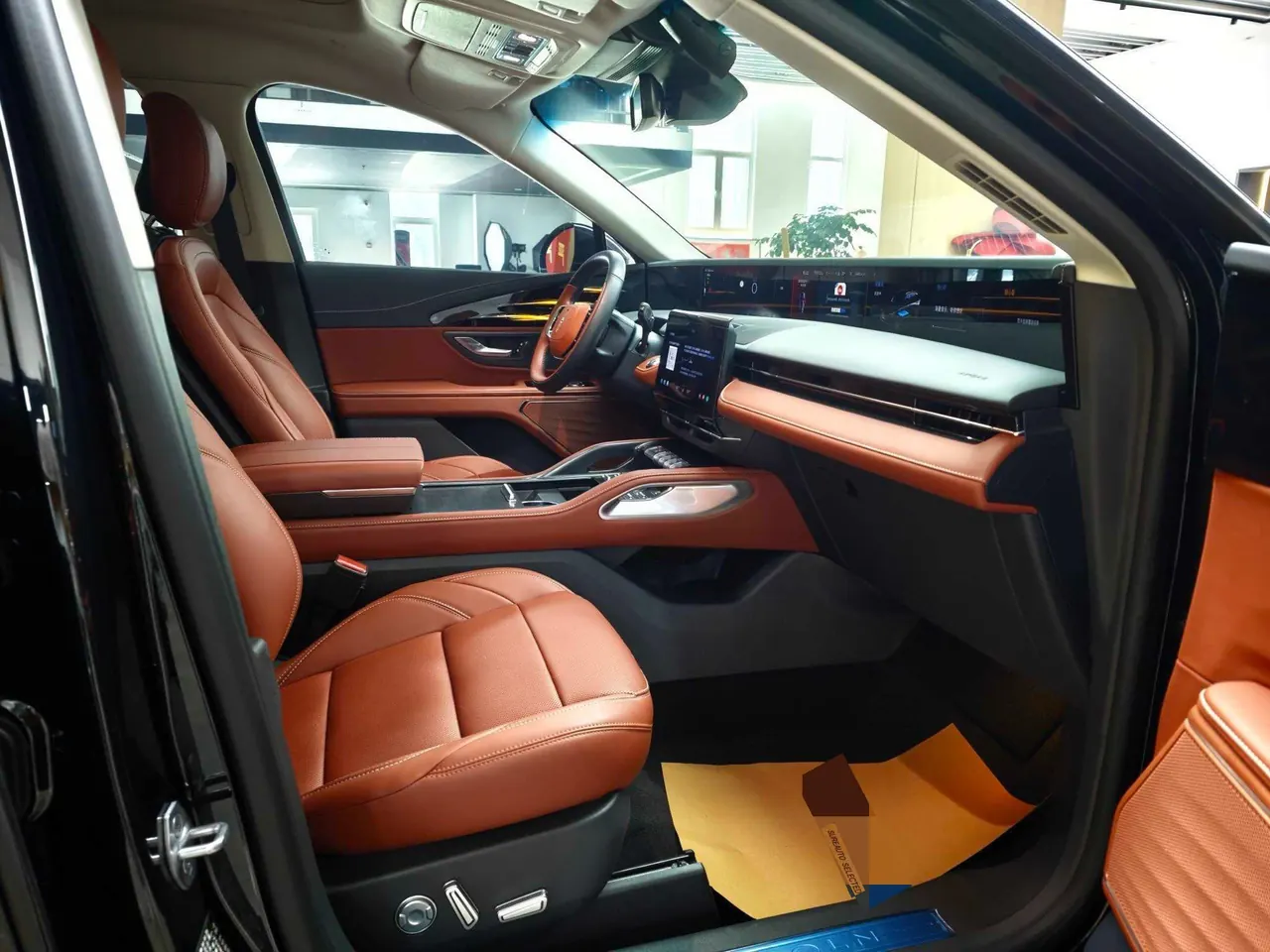 Lincoln 2025 Navigator 2.0T Stepless Four-wheel Drive Zunyi Hybrid Edition (Modified) Automatic Gear 6