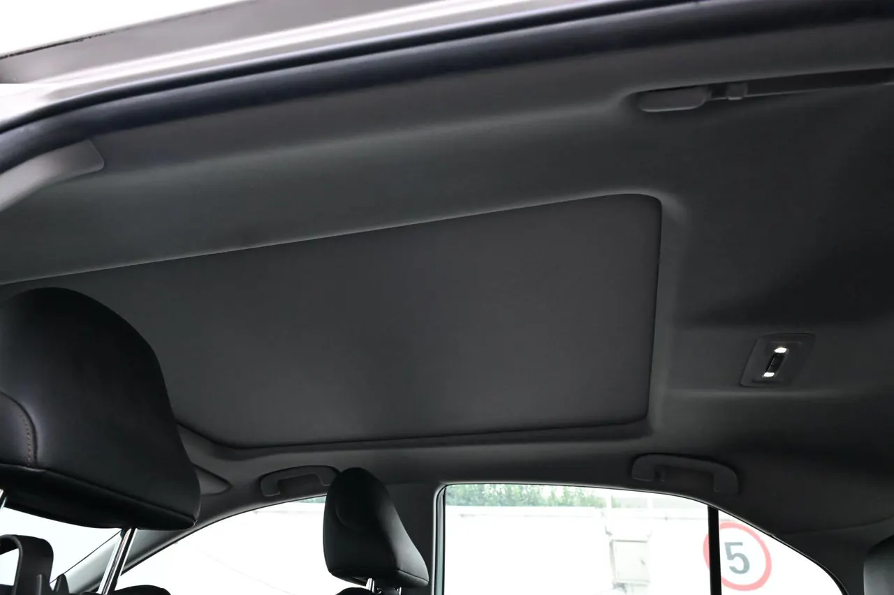 Toyota 2021 Camry 2.5G Deluxe Edition Automatic Gear 11