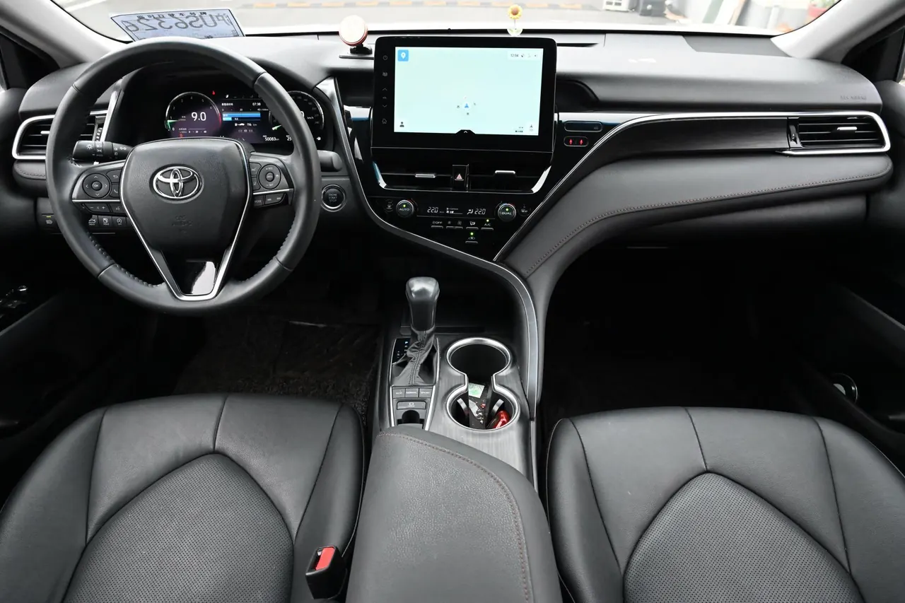 Toyota 2021 Camry 2.5G Deluxe Edition Automatic Gear 12