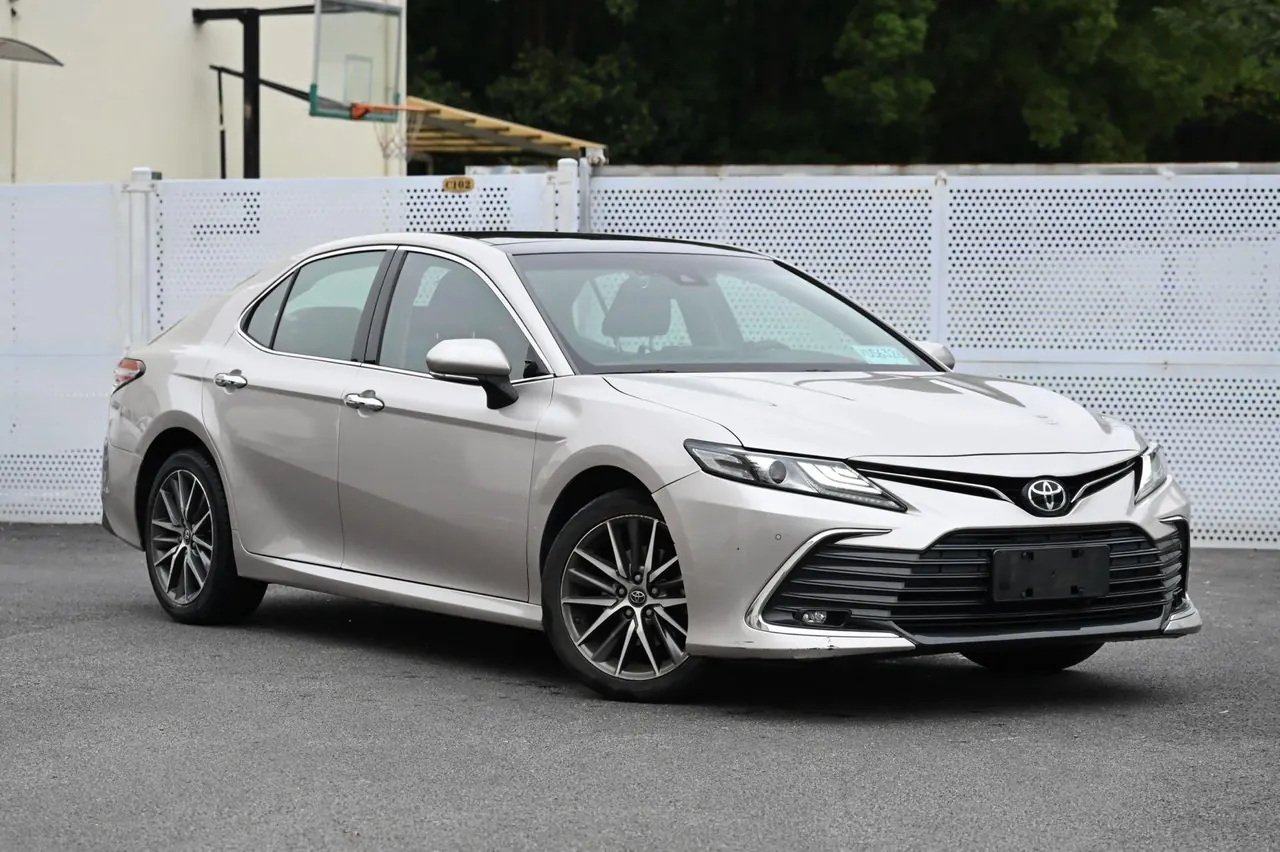 Toyota 2021 Camry 2.5G Deluxe Edition Automatic Gear 3