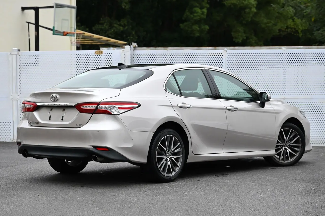 Toyota 2021 Camry 2.5G Deluxe Edition Automatic Gear 6