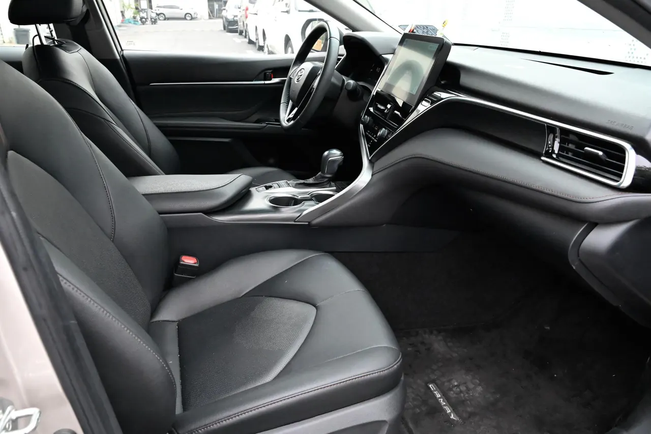 Toyota 2021 Camry 2.5G Deluxe Edition Automatic Gear 8