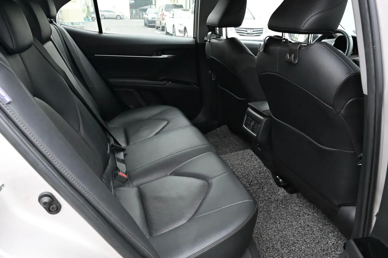 Toyota 2021 Camry 2.5G Deluxe Edition Automatic Gear 9