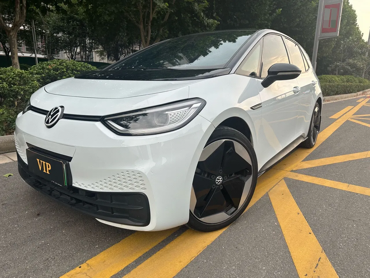 Open image lightbox: Volkswagen 2021 ID. 3 Pro Extremely Intelligent Automatic