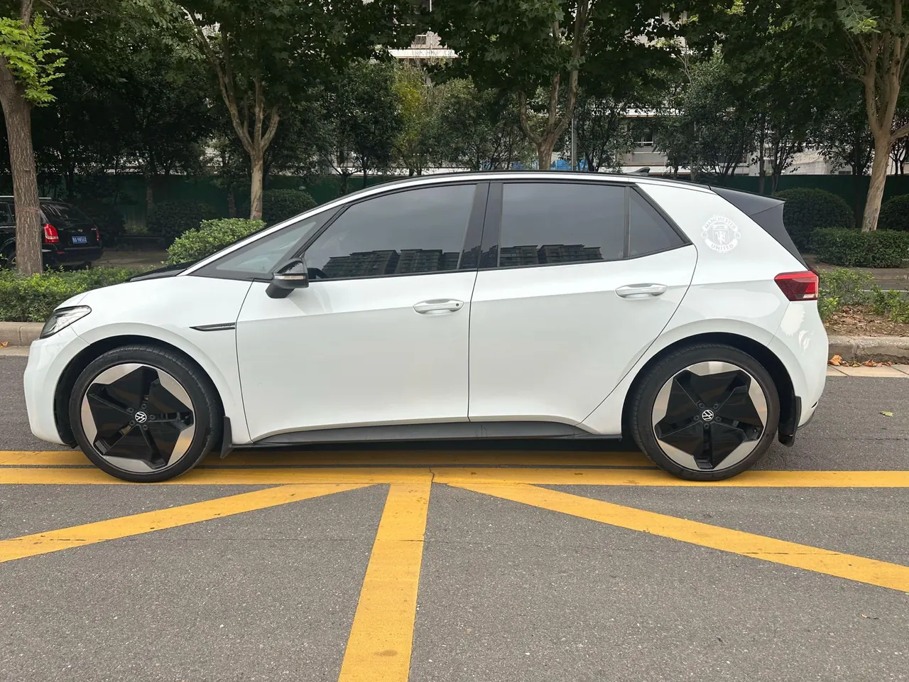 Volkswagen 2021 ID. 3 Pro Extremely Intelligent Automatic 3