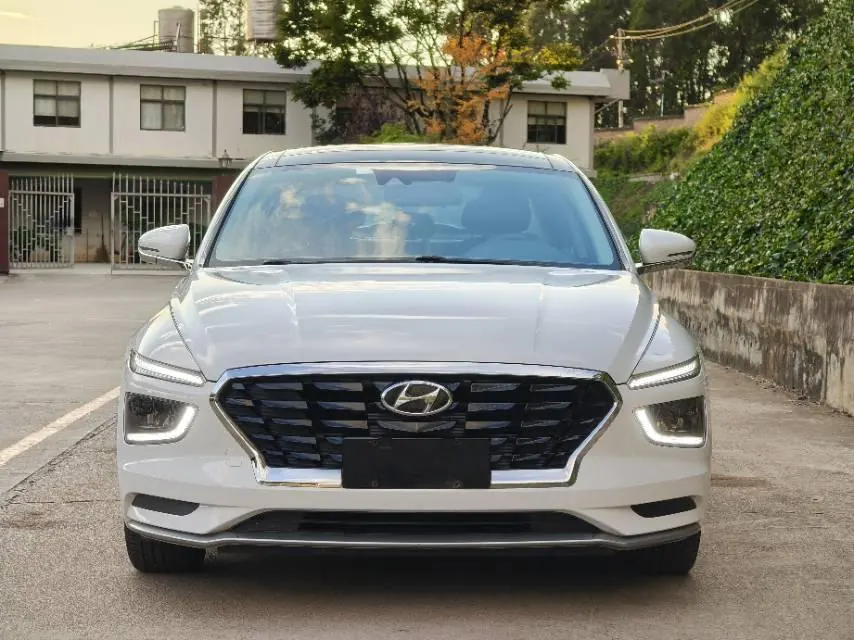 Hyundai 2021 Name Figure 1.8 Stepless LUX Premium Edition Automatic Gear 2