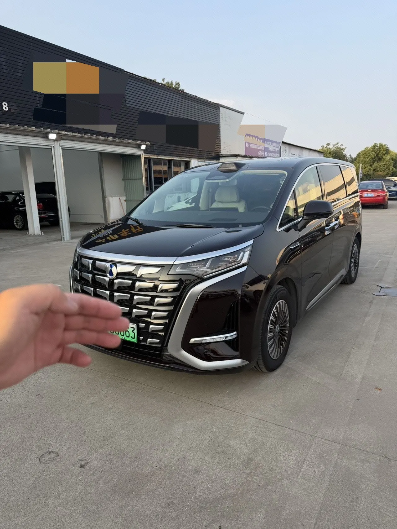 Open image lightbox: Denza 2026 Denza D9 DM-i 1.5T stepless four-wheel drive flash charging flagship automatic gear