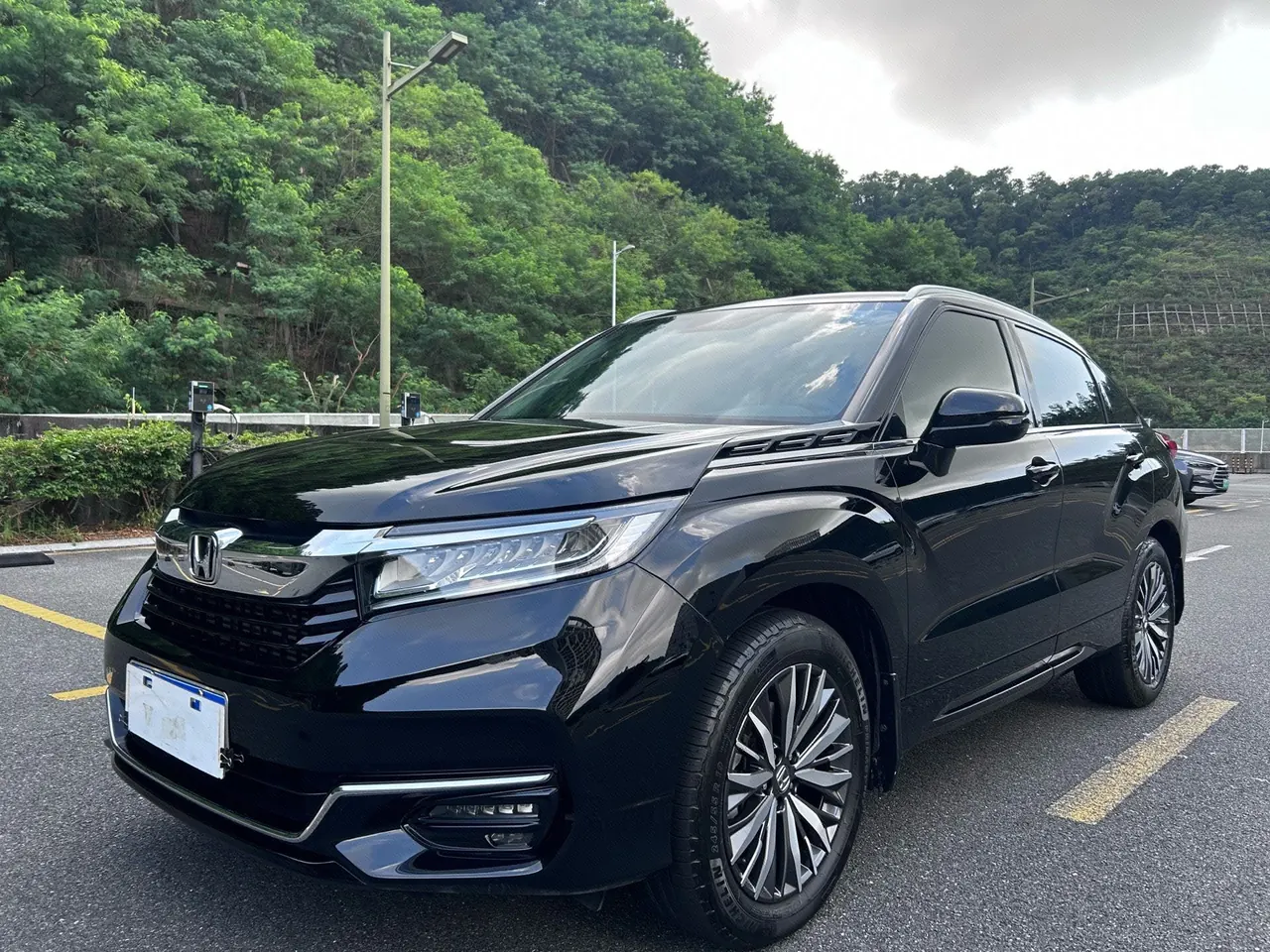 Open image lightbox: Honda 2020 crown road 2.0T 370TURBO four-wheel drive exclusive edition two-color automatic gear