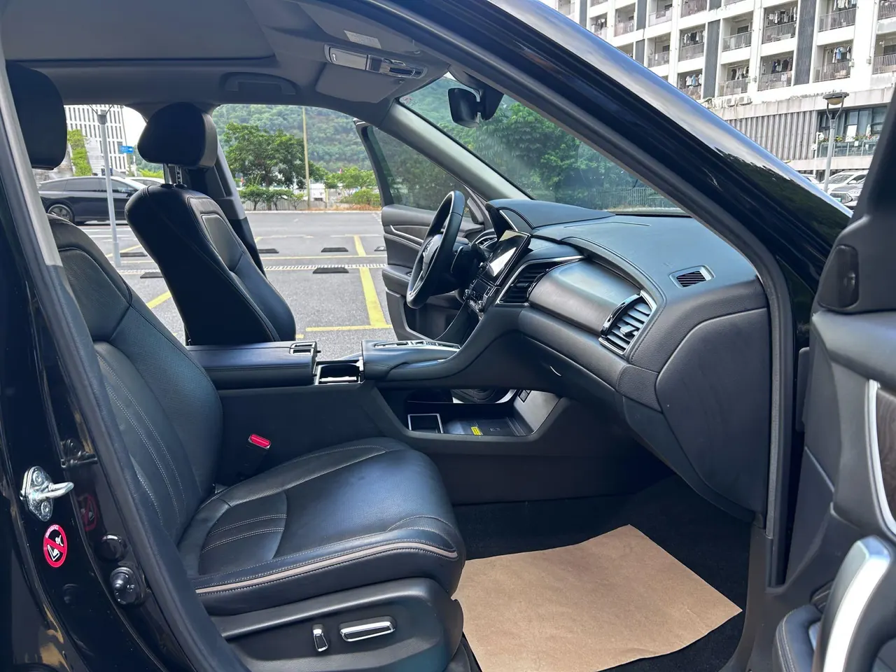 Honda 2020 crown road 2.0T 370TURBO four-wheel drive exclusive edition two-color automatic gear 10