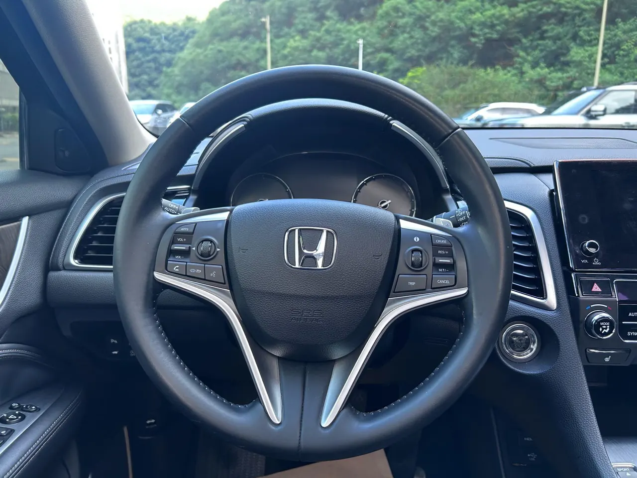 Honda 2020 crown road 2.0T 370TURBO four-wheel drive exclusive edition two-color automatic gear 12