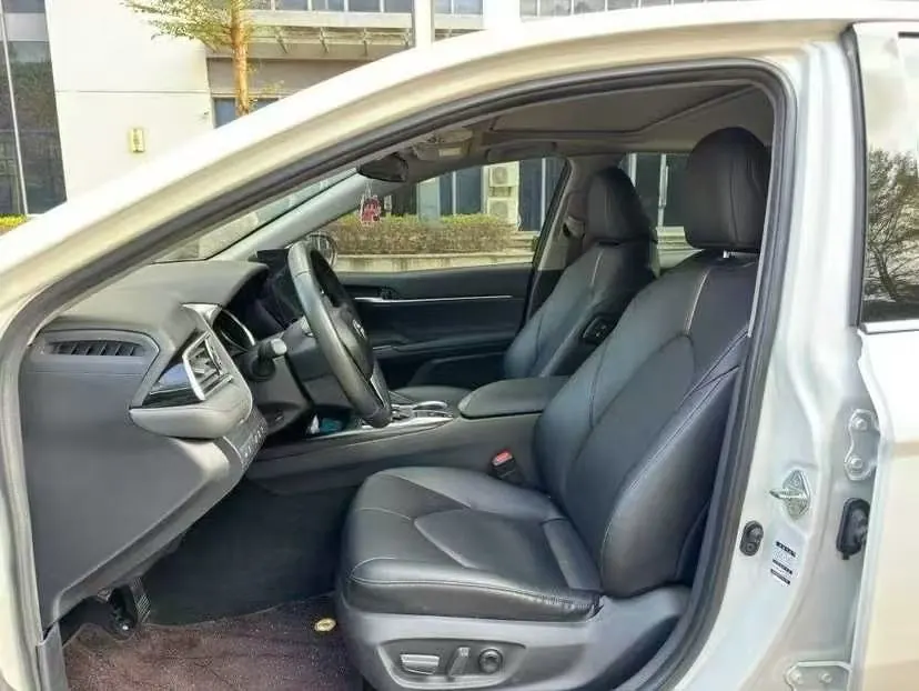 Toyota 2021 Camry 2.0G Stepless Deluxe Edition Automatic Gear 4