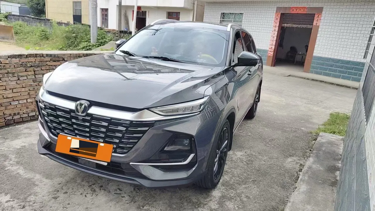 Открыть галерею: ChangAn 2026 CS75 PRO 1.5T Happy 7-seat Automatic Gear