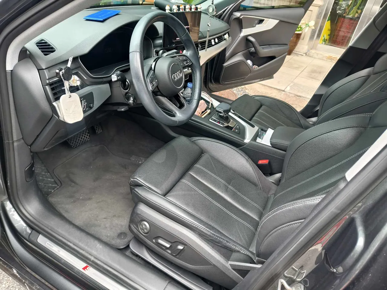Audi 2020 A4L 2.0TFSI 40TFSI Deluxe Dynamic Automatic 3