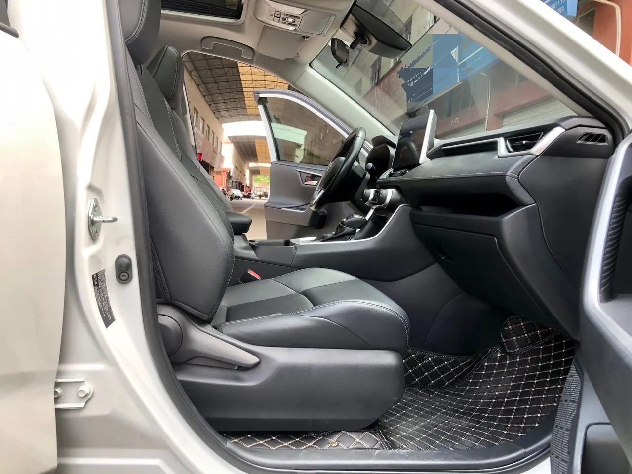 Toyota 2020 Willanda 2.0 Stepless Two-Drive Deluxe Automatic Gear 8
