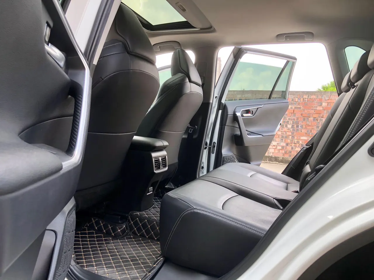 Toyota 2020 Willanda 2.0 Stepless Two-Drive Deluxe Automatic Gear 9