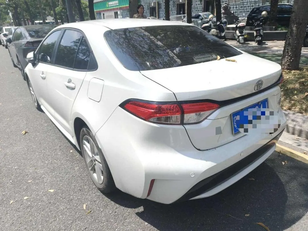 Toyota 2021 Lei Ling 1.2T Stepless 185T Deluxe Automatic Gear 5